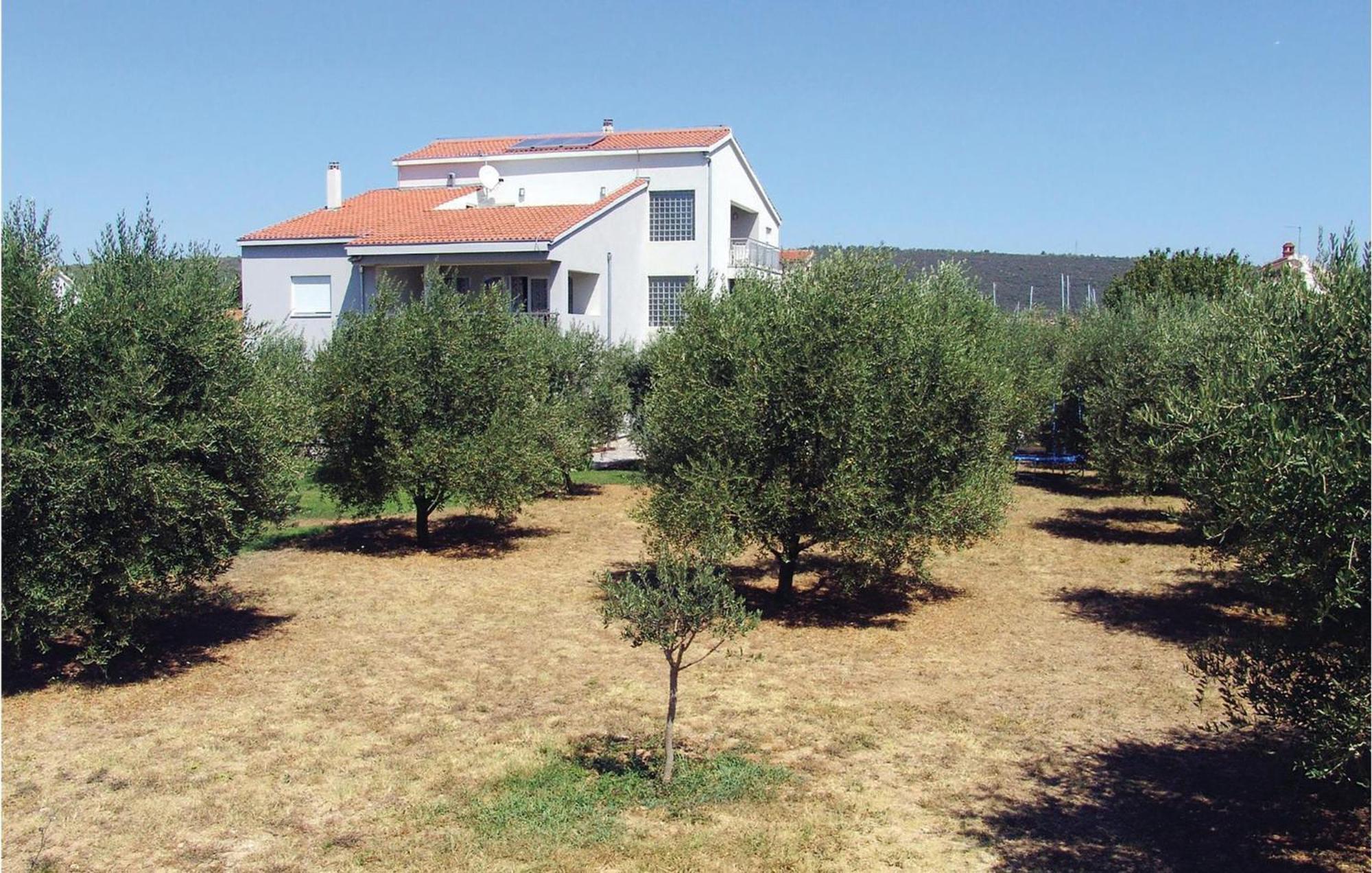 1 Bedroom Cozy Apartment In Bibinje Exterior photo